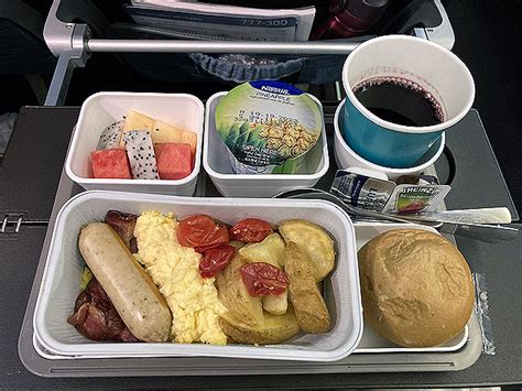 キャセイパシフィック航空 香港～成田 エコノミークラス 機内食（2023 10 19） 機内食ドットコム～機上の晩餐【公式】