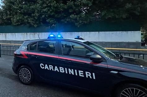 Auto Si Ribalta Muore Sul Colpo Feriti Gravemente Altri Due