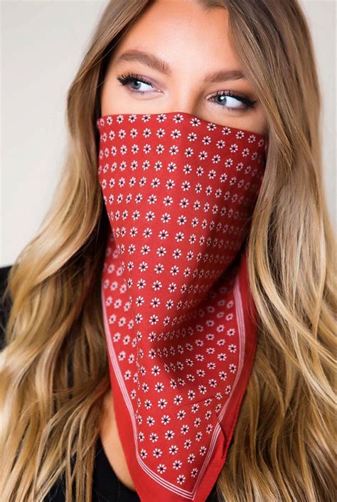 Pin By Ace Polo On Bandana Mask Women In 2021 Bandana Print Dottie