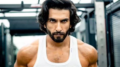 Ranveer Singh To Reportedly Replace Shah Rukh Khan In Don 3