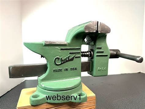 Vintage Chief L4 4 Bench Vise With Pipe Jaws Anvil USA EBay