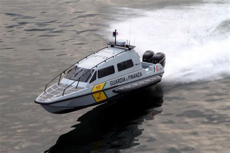 Oliveto Lario Bagnante Disperso Nel Lago In Corso Le Ricerche