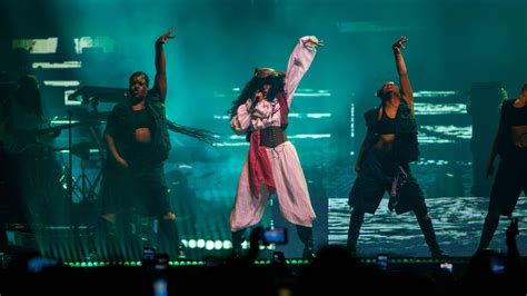 sza concert   entire spectacle    phoenix show