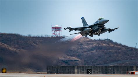 U.S. F-16 Crashes off South Korea, Again | TIME