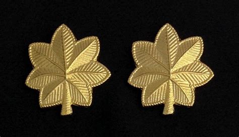 Major Oak Leaf Rank Insignia - Small in Gold Plating (Pair)