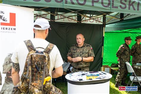 Galeria S Awa Nad Brzegiem Jeziora Odby Si Piknik Rodzinny