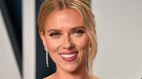 Scarlett Johansson biografia chi è età altezza peso figli marito