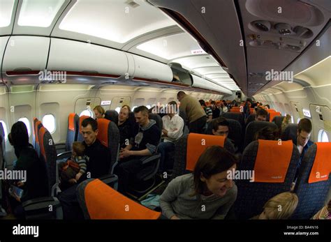 Airbus a319 interior hi-res stock photography and images - Alamy