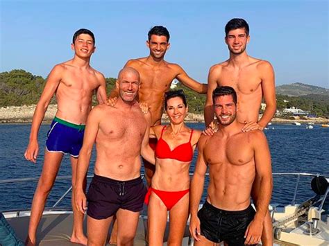 Photo V Ronique La Femme De Zinedine Zidane D Voile Ses Abdos