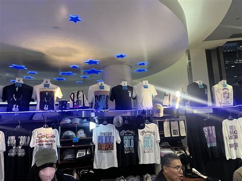 MSG merch night 1 : r/JohnMayer