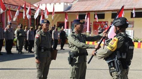 105 Brimob NTT Diterjunkan Ke Papua Kapolda Menangkan Hati Rakyat