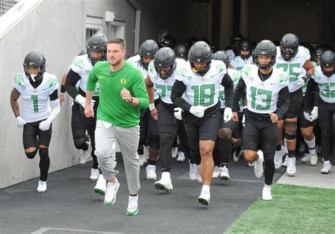 Oregon Coach Dan Lanning Shuts Down Texas A M Rumors Said Theres No