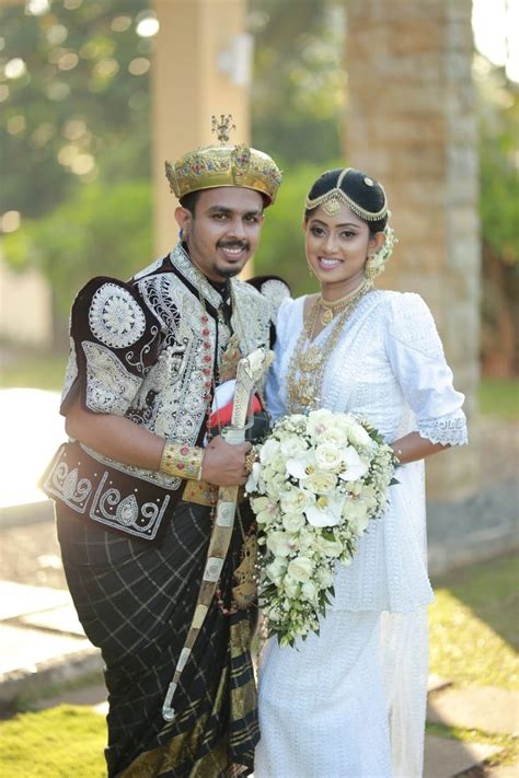 Traditional Sri Lankan Bride Bride Wedding Couples Sri Lankan Bride