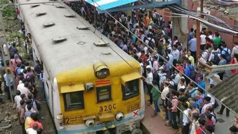 25 Year Old Dies After Falling Off Crowded Local Train In Dombivli