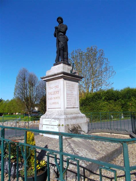 89 Vallery Monument aux morts de Vallery 89 Yonne près Flickr