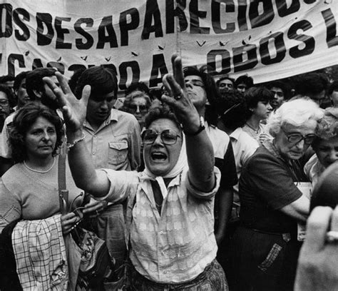 Desaparecidos Durante El Mundial Papelitos