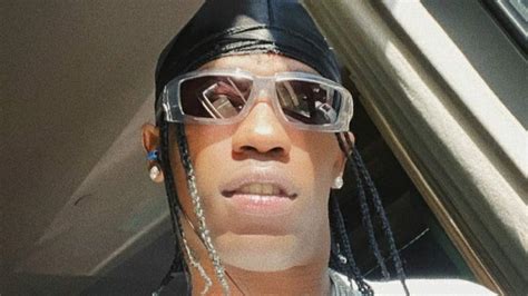 La Foto Segnaletica Di Travis Scott Appare Nel Nuovo Merchandise Dopo L