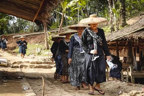 Selami Kehidupan Adat Suku Baduy Di Banten Sang Pelindung Bumi Dari