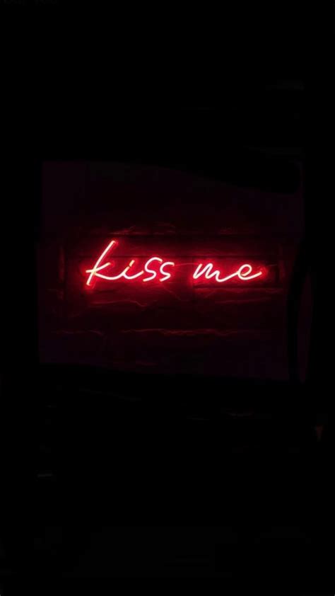 Kiss Me En Frases Pintadas Fondo De Pantalla De Margarita