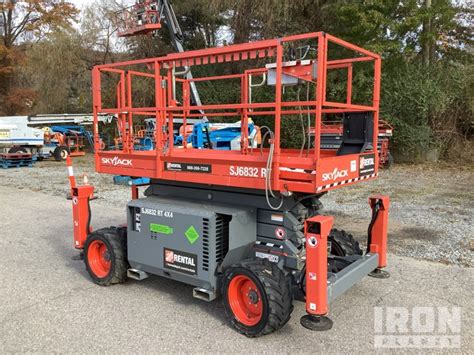 2018 Skyjack SJ6832RT 4x4 Dual Fuel Scissor Lift In North Franklin