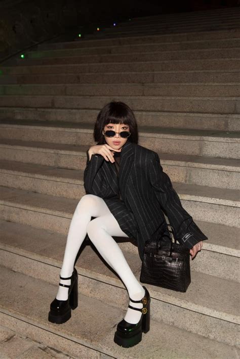 Cựu hot girl Hà thành là mẹ 7 con vẫn thần thái ngút ngàn