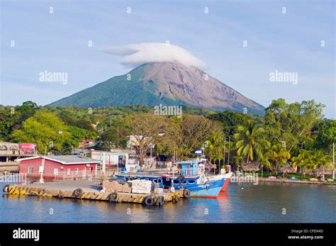 Nicaragua lake and volcano hi-res stock photography and images - Alamy