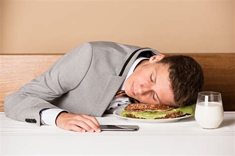 Why Do I Get Tired After Eating? Foods to Avoid | Sleep.com