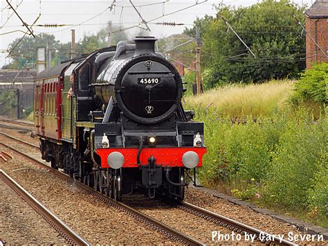 Jubilee Class No 45690 Leander Heads South Through Leyland Station Saturday 23rd July