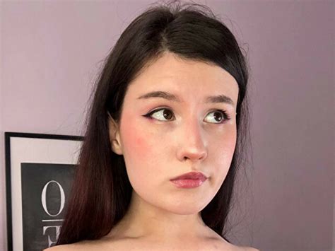 Saanvi On Xcams For A Hot Live Sex Cam Show