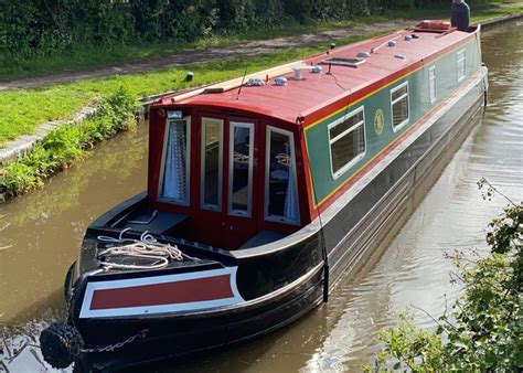 Narrowboat And Canal Boating Holidays In England And Wales