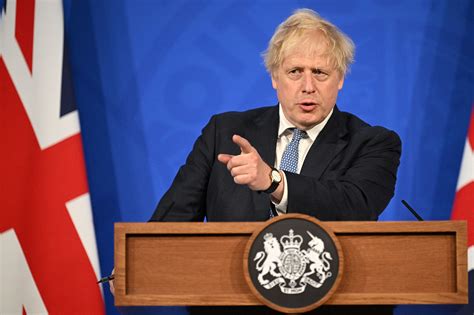 Uks Boris Johnson Barely Survives No Confidence Vote