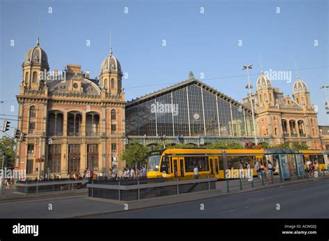 Nyugati Palyaudvar The Budapest Western Railway Station Stock Photo Alamy