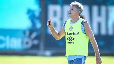 Renato volta a testar novo sistema tático no Grêmio para jogo contra o