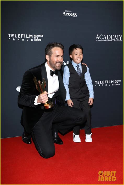 Ryan Reynolds Is Gobsmacked To Receive Humanitarian Award At 2023