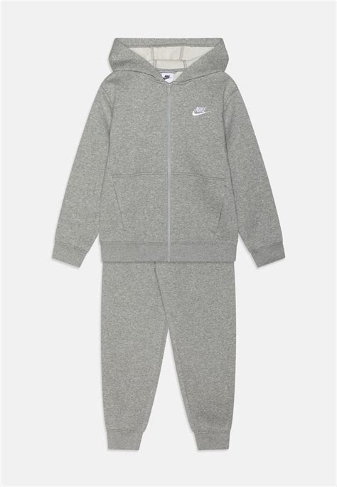 Nike Sportswear Club Tracksuit Unisex Set Treningas Dk Grey White