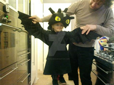 toothless costume by Cybersaskia on DeviantArt