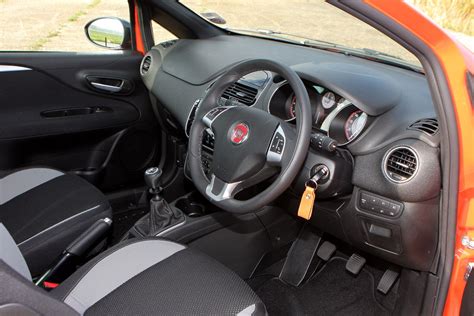 Used Fiat Punto Hatchback (2012 - 2018) Interior | Parkers