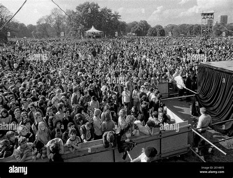 Queen Hyde Park Concert 1976 Hi Res Stock Photography And Images Alamy