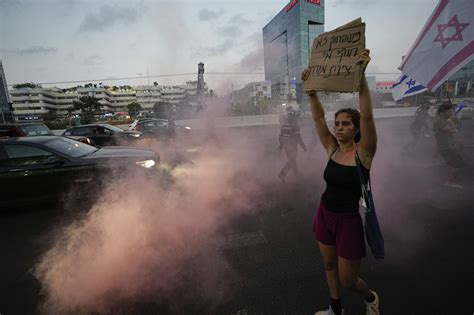 Police, protesters gear up for battle over airport as sides vow no ...