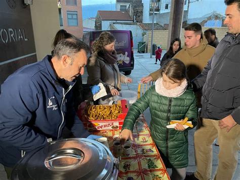 Chocolatada solidaria navideña en Guijuelo SALAMANCArtv AL DÍA