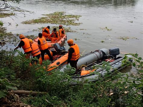 Pencari Ikan Tenggelam Di Sungai Brantas Jombang