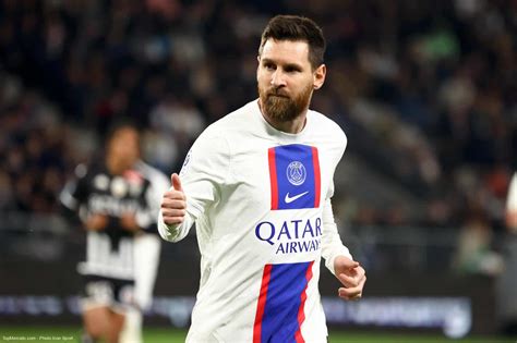 Mercato Psg Le Clan Messi Valide Une Offre De Milliard D Euros