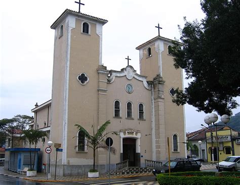 Igreja Matriz Guararema - File:Igreja Matriz de Guararema.jpg - Wikimedia Commons
