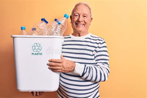 Wastebasket Full Of Crumpled Paper Stock Image Image Of Dust Empty