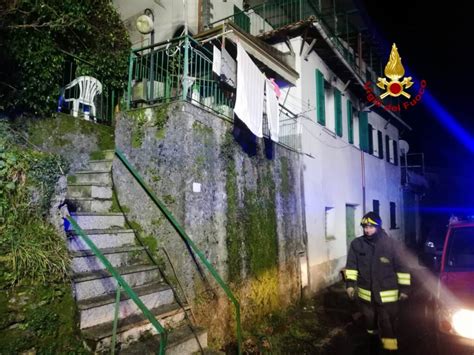 Incendio A Bargagli In Fiamme Una Casa Nella Notte I Vigili Del Fuoco