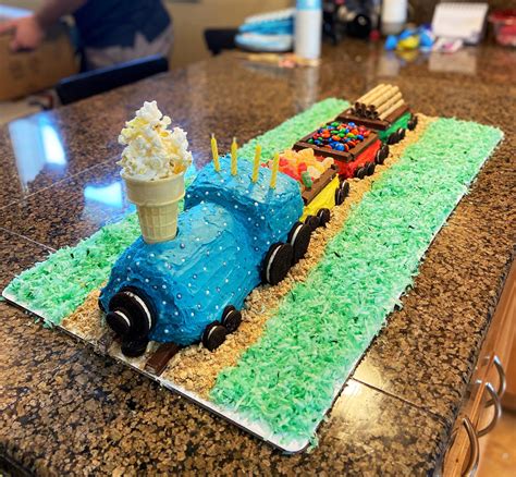 [Homemade] Train Cake : r/food