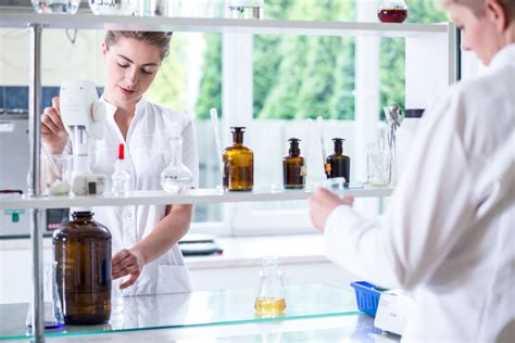 Produktionsfachkraft Chemie Ausbildung Gehalt Studium Perspektive