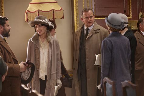 Downton Abbeys Michelle Dockery Takes Us Inside Mary And Ediths Epic