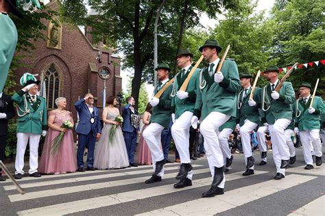 Mönchengladbach Fotos Der Parade Beim Schützenfest In Hehn 2024