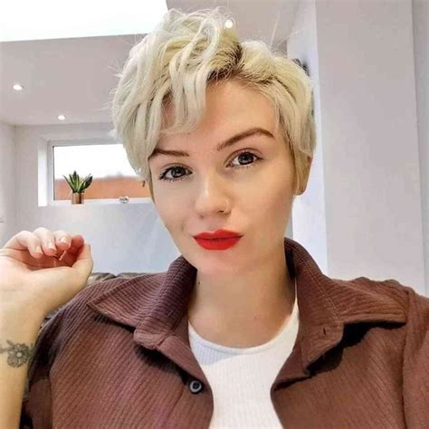 46 Eye Catching Blonde Pixie Cut Ideas To Show Your Stylist